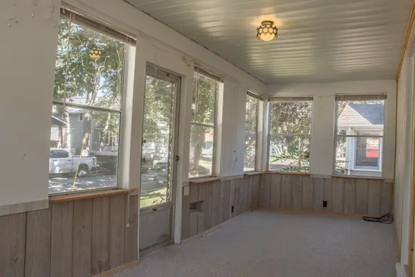 1023 W COMMERCIAL ST, Appleton, WI 54914-3654