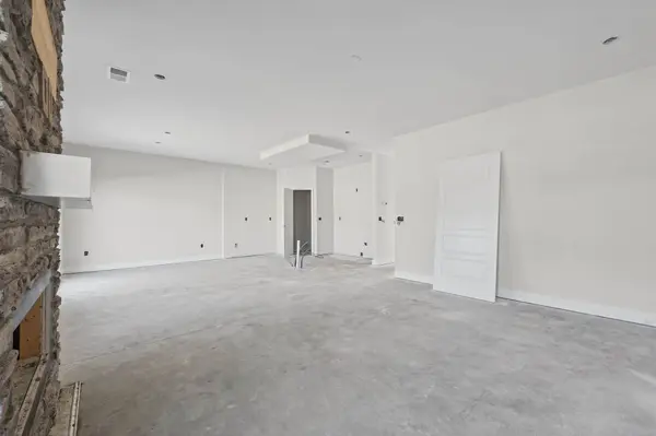 179 Donegal Dr, Clarksville, TN 37042