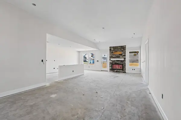 406 Galway Dr, Clarksville, TN 37042
