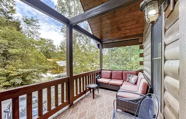 1634 Misty Hollow Way, Gatlinburg, TN 37738