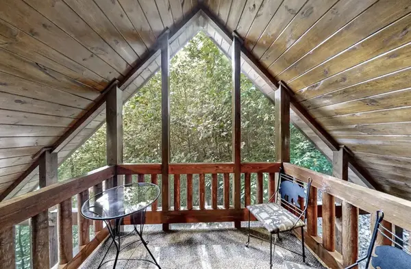 1634 Misty Hollow Way, Gatlinburg, TN 37738