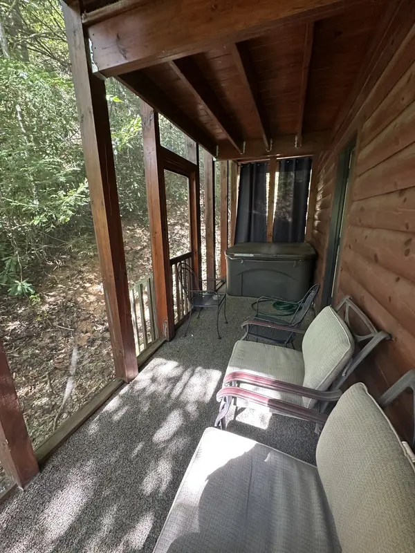 1634 Misty Hollow Way, Gatlinburg, TN 37738