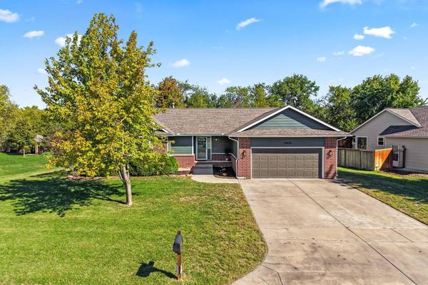 15818 E Woodcreek St, Wichita, KS 67230