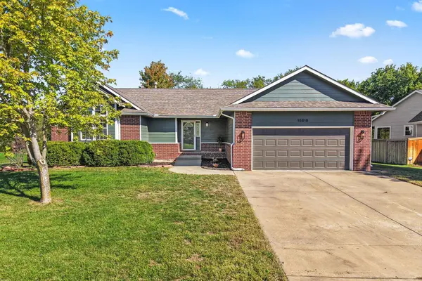 15818 E Woodcreek St, Wichita, KS 67230