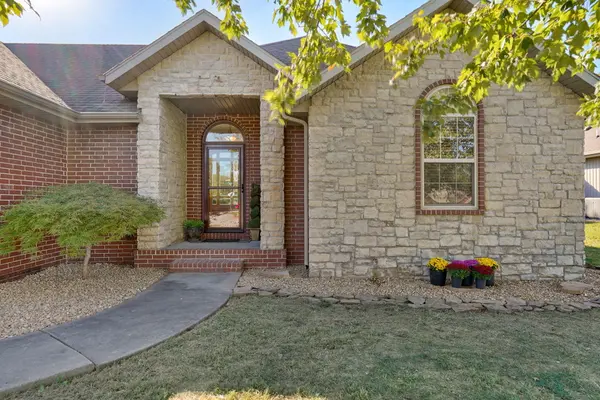 6101 N 19th AVE, Ozark, MO 65721