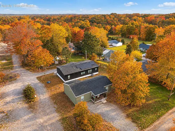 128 Thundering Pines LN, Reeds Spring, MO 65737