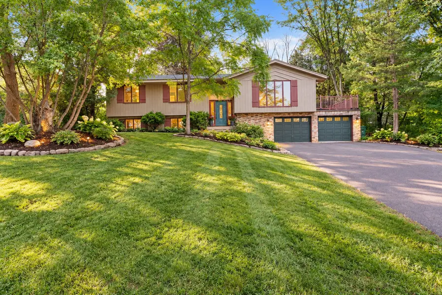 5905 Country Club RD, Excelsior, MN 55331