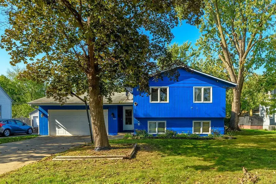5525 Emerson AVE N, Brooklyn Center, MN 55430