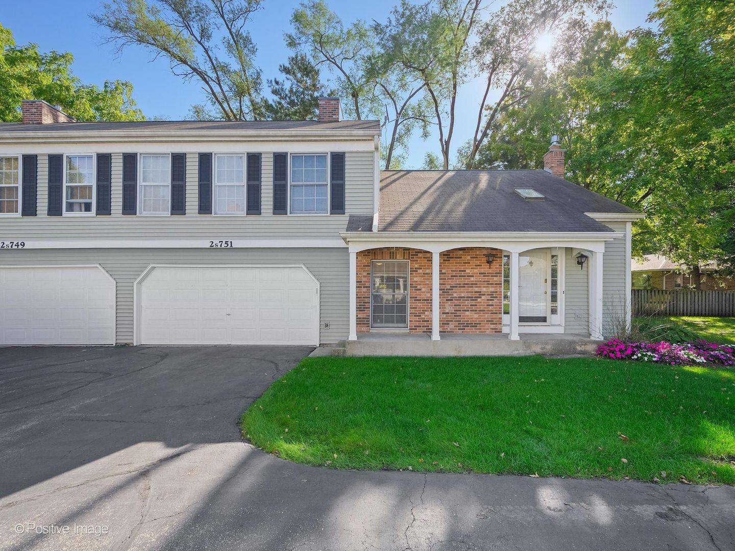 2S751 Grove LN, Warrenville, IL 60555