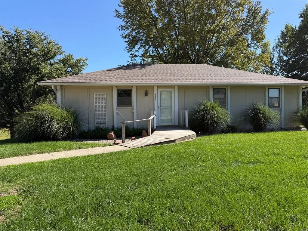 604 S Washington ST, Oregon, MO 64473