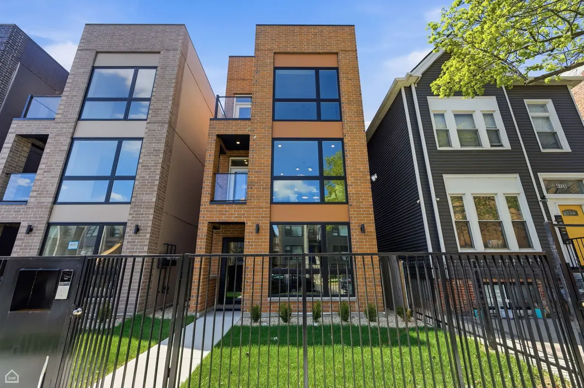 4132 S Calumet AVE #301, Chicago, IL 60653