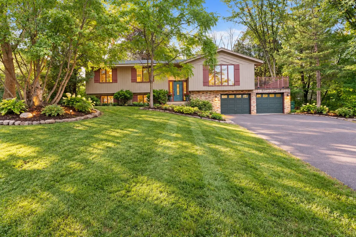 5905 Country Club RD, Excelsior, MN 55331