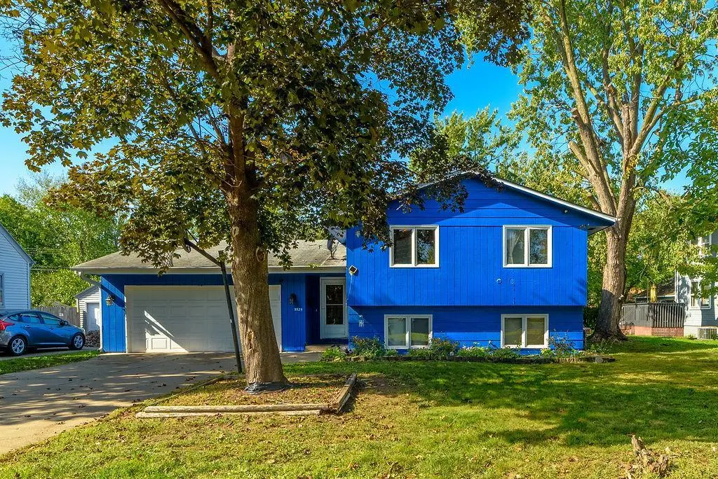 5525 Emerson AVE N, Brooklyn Center, MN 55430