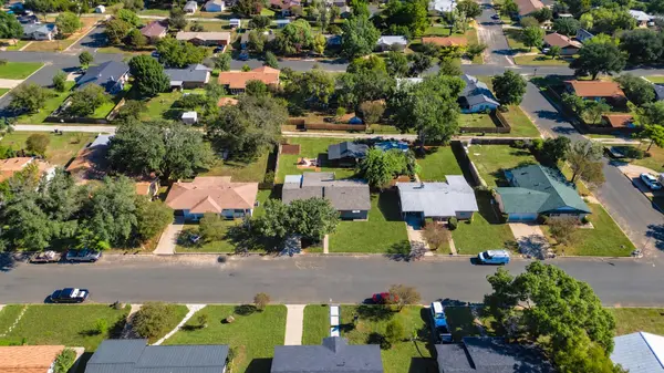 206 Glenmoor DR, Fredericksburg, TX 78624