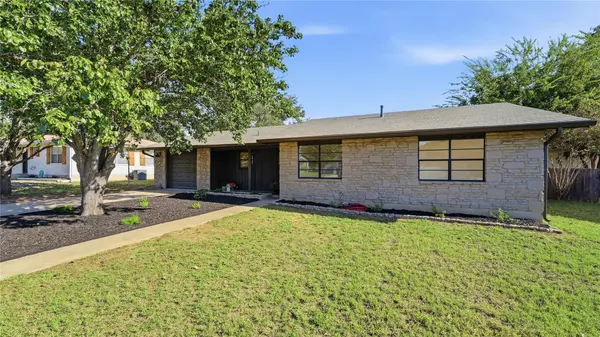 206 Glenmoor DR, Fredericksburg, TX 78624