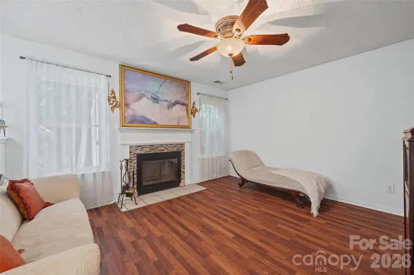 1277 Winding Path RD, Lake Wylie, SC 29710