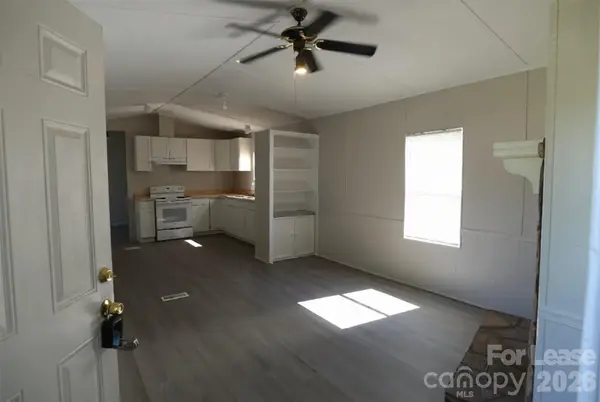 2689 Robinson RD, Newton, NC 28658