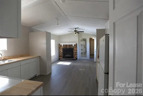 2689 Robinson RD, Newton, NC 28658