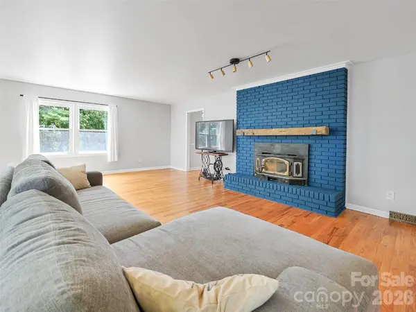1110 Queentown RD, Canton, NC 28716