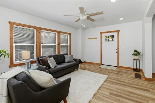 1122 2nd AVE, Leavenworth, KS 66048