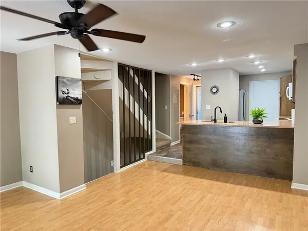 7923 Colony LN, Lenexa, KS 66215
