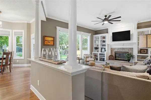 8412 W 129 TER, Overland Park, KS 66213