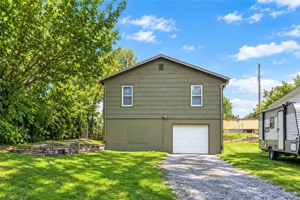9615 E 18th ST, Independence, MO 64052