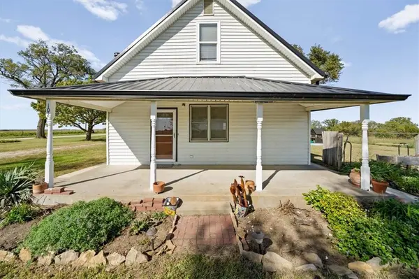 102 N 1st RD, Overbrook, KS 66524