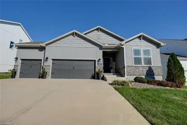 829 SW Haverford RD, Lee's Summit, MO 64081