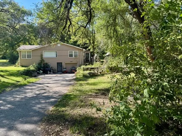 10020 W 51st ST, Merriam, KS 66203