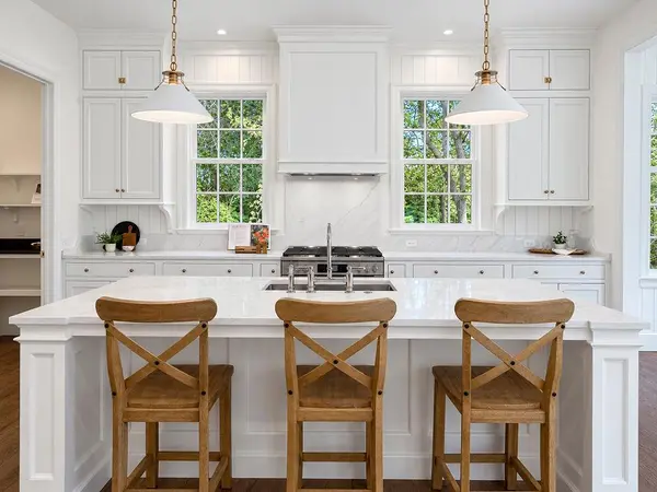 9012 Foster LN, Overland Park, KS 66212