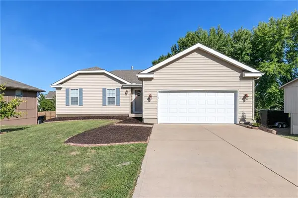 300 NE 6th ST, Blue Springs, MO 64014
