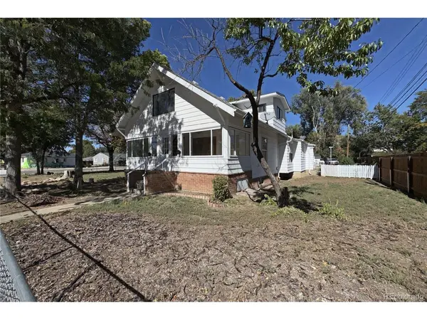 1048 11th, Longmont, CO 80501