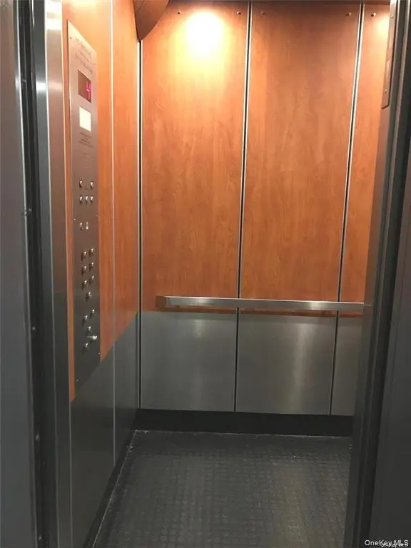 91-08 32 AVE #E308, East Elmhurst, NY 11369