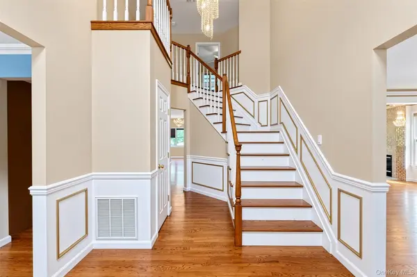 155 Little Plains RD, Huntington, NY 11743