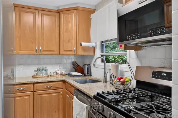 9 Sentry Place #2C, Scarsdale, NY 10583