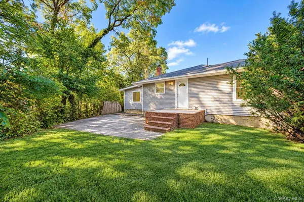 52 March CT, Selden, NY 11784