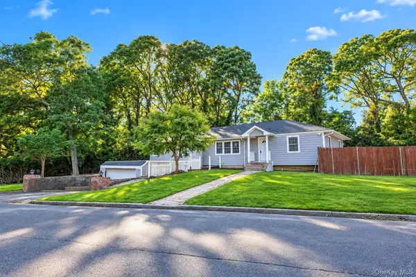 52 March CT, Selden, NY 11784