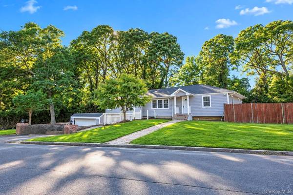 52 March CT, Selden, NY 11784