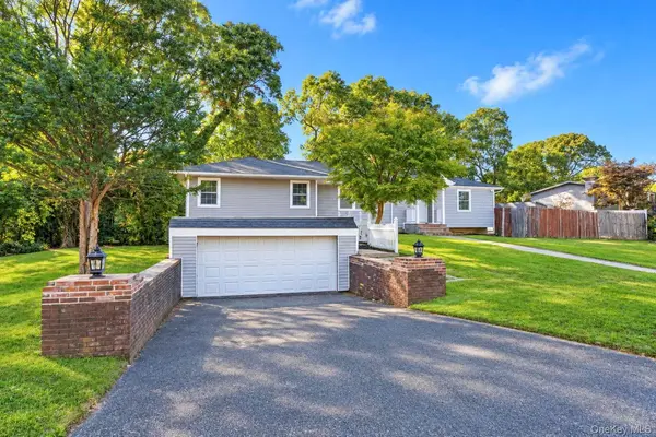 52 March CT, Selden, NY 11784