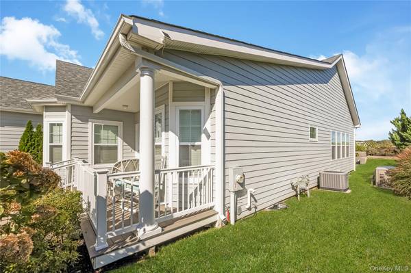 32 Tyler DR, Riverhead, NY 11901