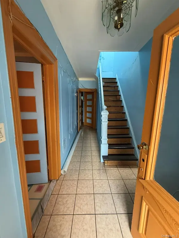 33 Sunnyside CT, Brooklyn, NY 11207
