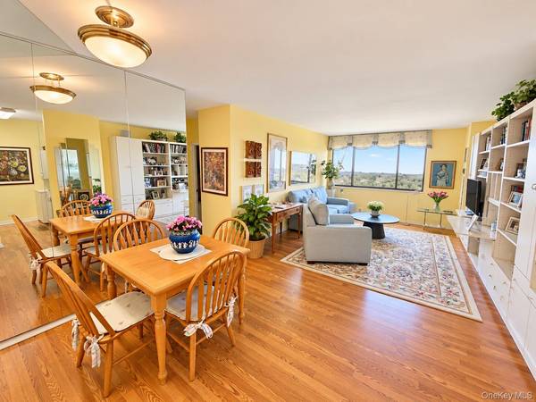 26910 Grand Central #26P, Floral Park, NY 11005
