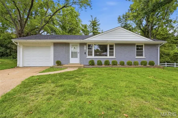 101 Florwood, St Louis, MO 63135