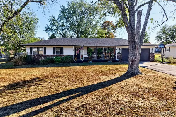 354 Farmers LN, Lebanon, MO 65536