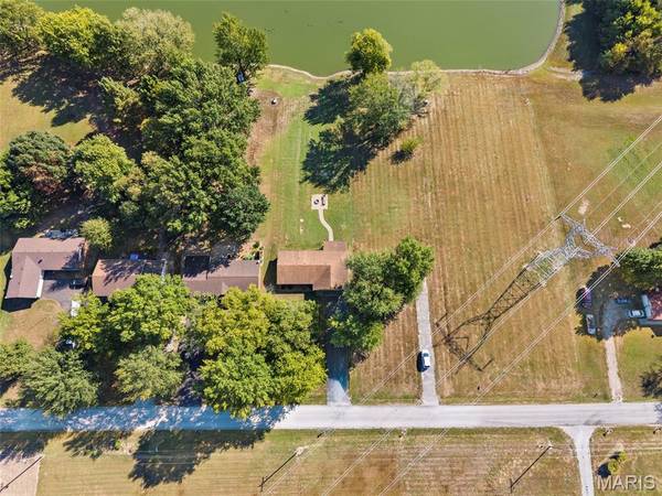 2236 Kaiser RD, New Athens, IL 62264