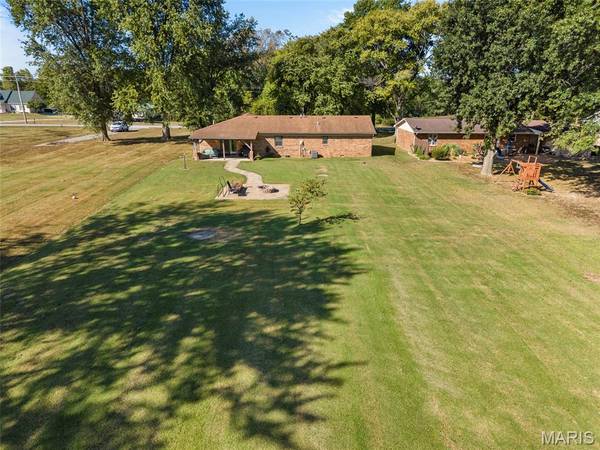 2236 Kaiser RD, New Athens, IL 62264