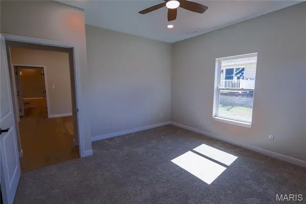 20 Butterfield DR, Farmington, MO 63640