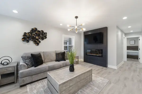 5347 W Gladys AVE #1, Chicago, IL 60644