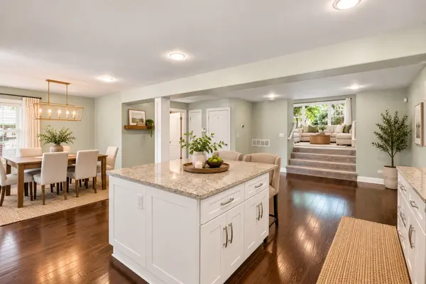 709 S Cedar RD, New Lenox, IL 60451